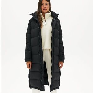 Aritzia Tna The Super Puff Long